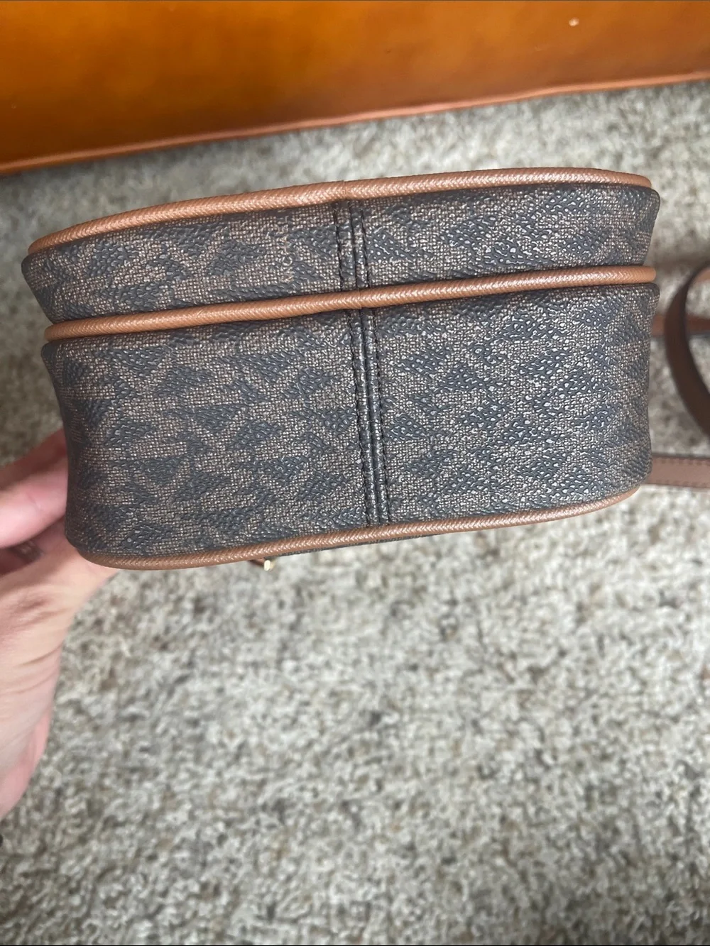Michael Kors signature mk